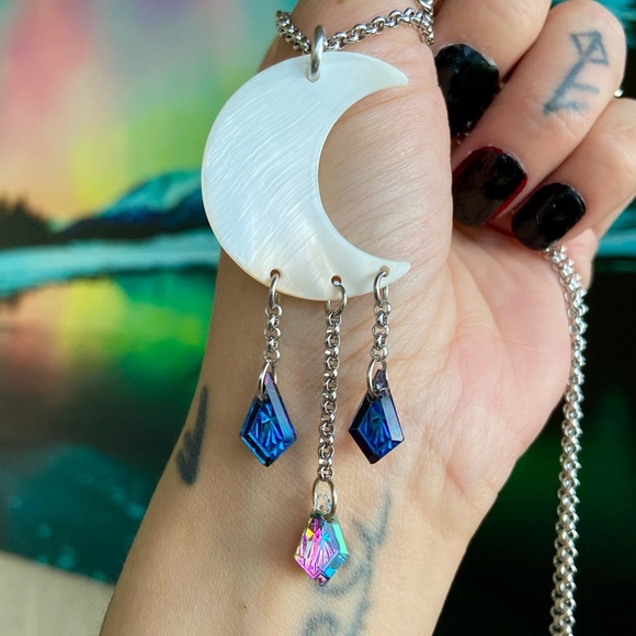 Mother of pearl & austrian crystals moon boho stainless steel chain necklace - Picture 7 of 11